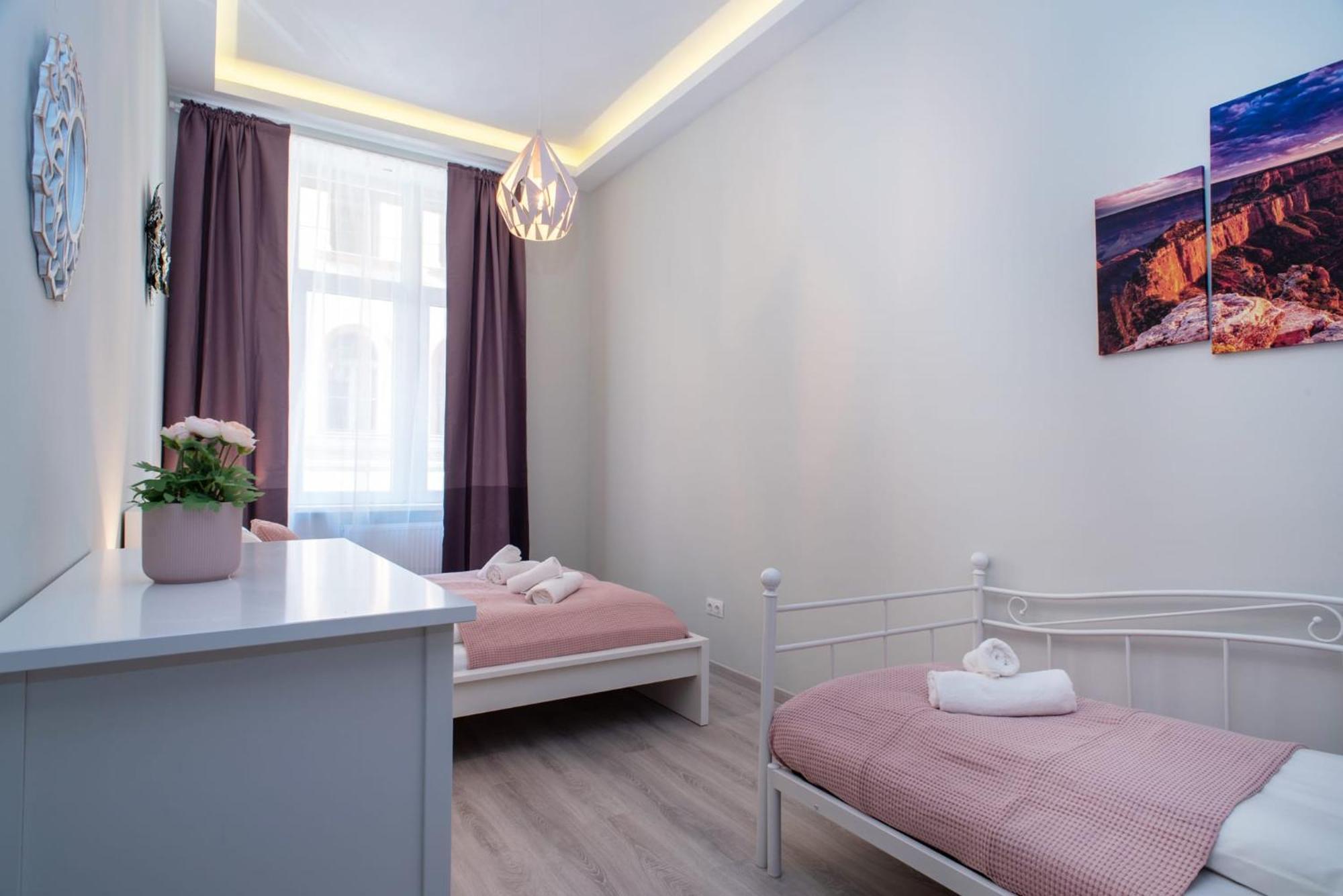 Very Central New And Large Ac Apartment Budapest Luaran gambar
