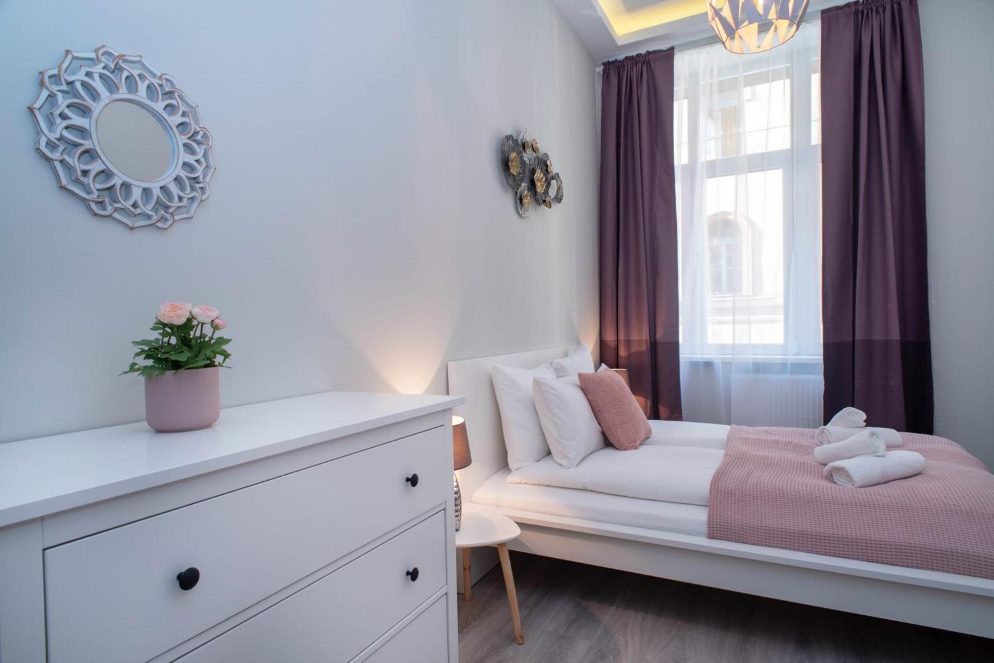 Very Central New And Large Ac Apartment Budapest Luaran gambar