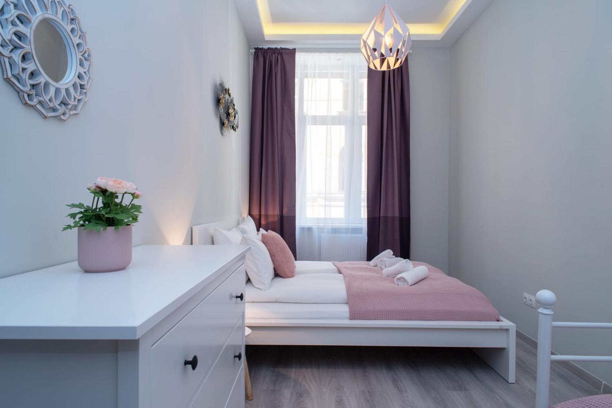 Very Central New And Large Ac Apartment Budapest Luaran gambar